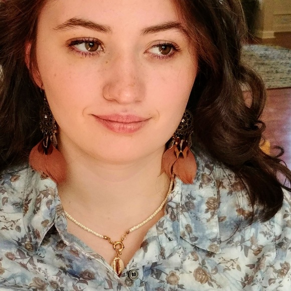 Seashell Treasure Necklace - Picture 2 of 7